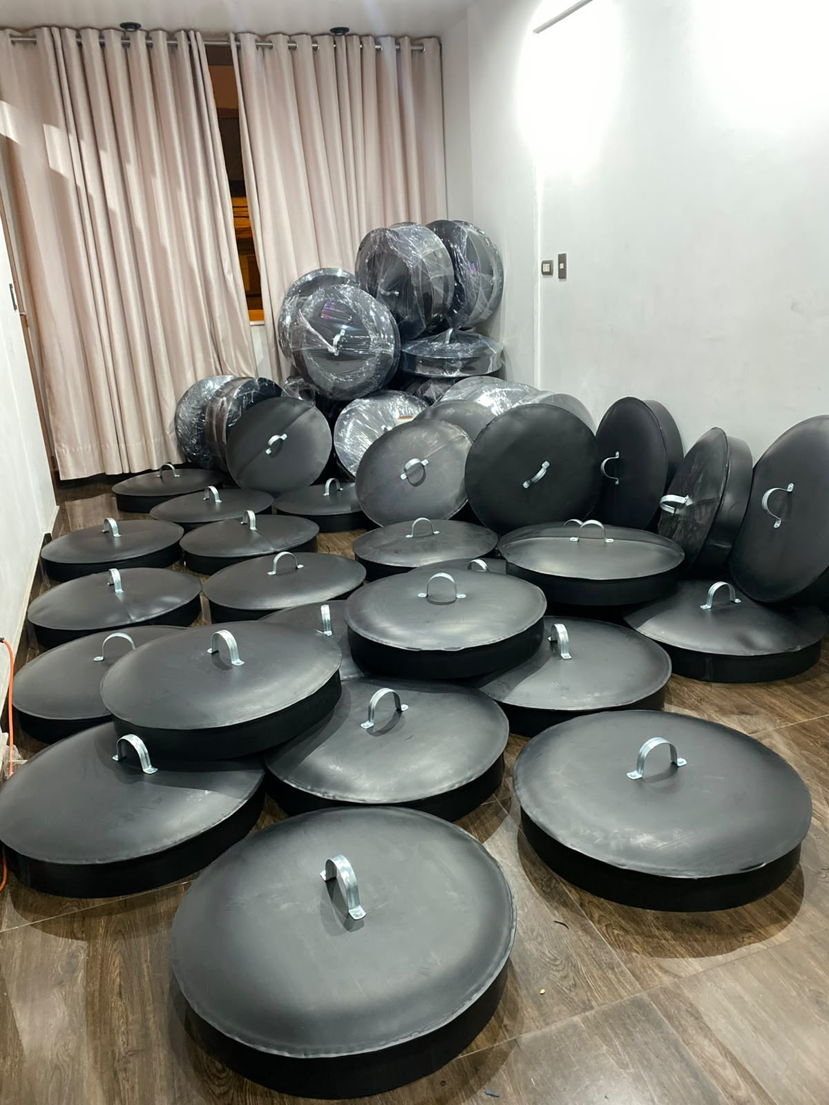 Tapas y piezas circulares HDPE